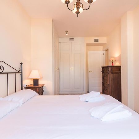 2233-Lovely 2 Bedrooms On The Beach, Pool And Port Manilva Exteriör bild