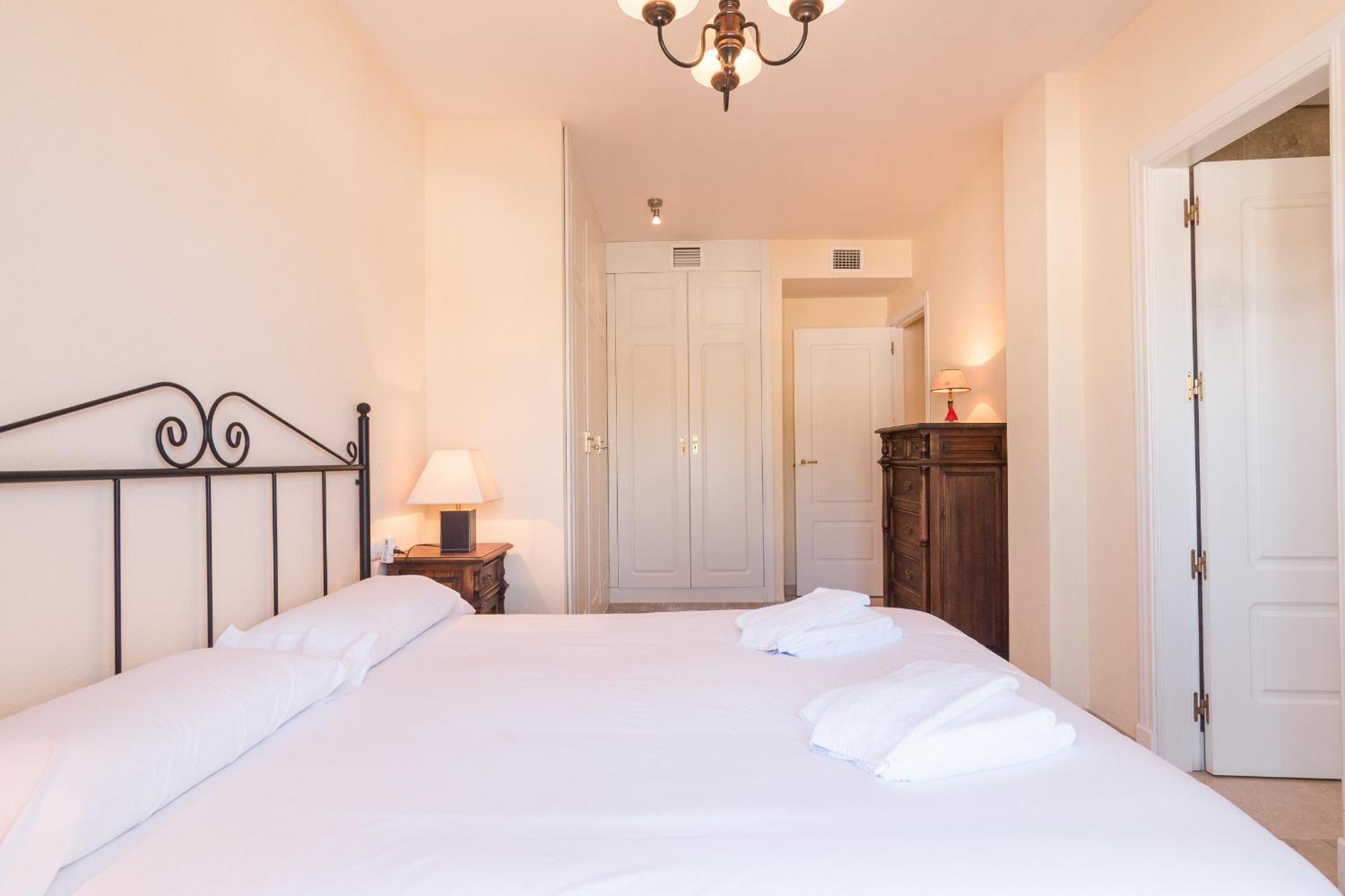 2233-Lovely 2 Bedrooms On The Beach, Pool And Port Manilva Exteriör bild