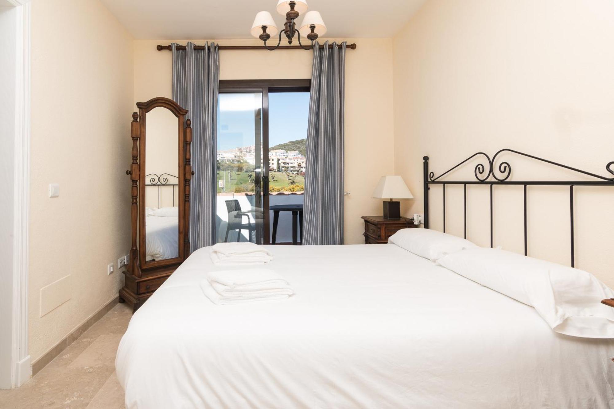 2233-Lovely 2 Bedrooms On The Beach, Pool And Port Manilva Exteriör bild